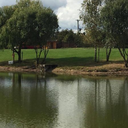 Elton Barn Fishery & Retreat Nottingham Dış mekan fotoğraf