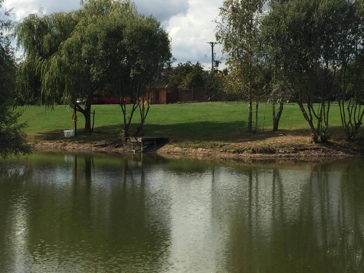 Elton Barn Fishery & Retreat Nottingham Dış mekan fotoğraf